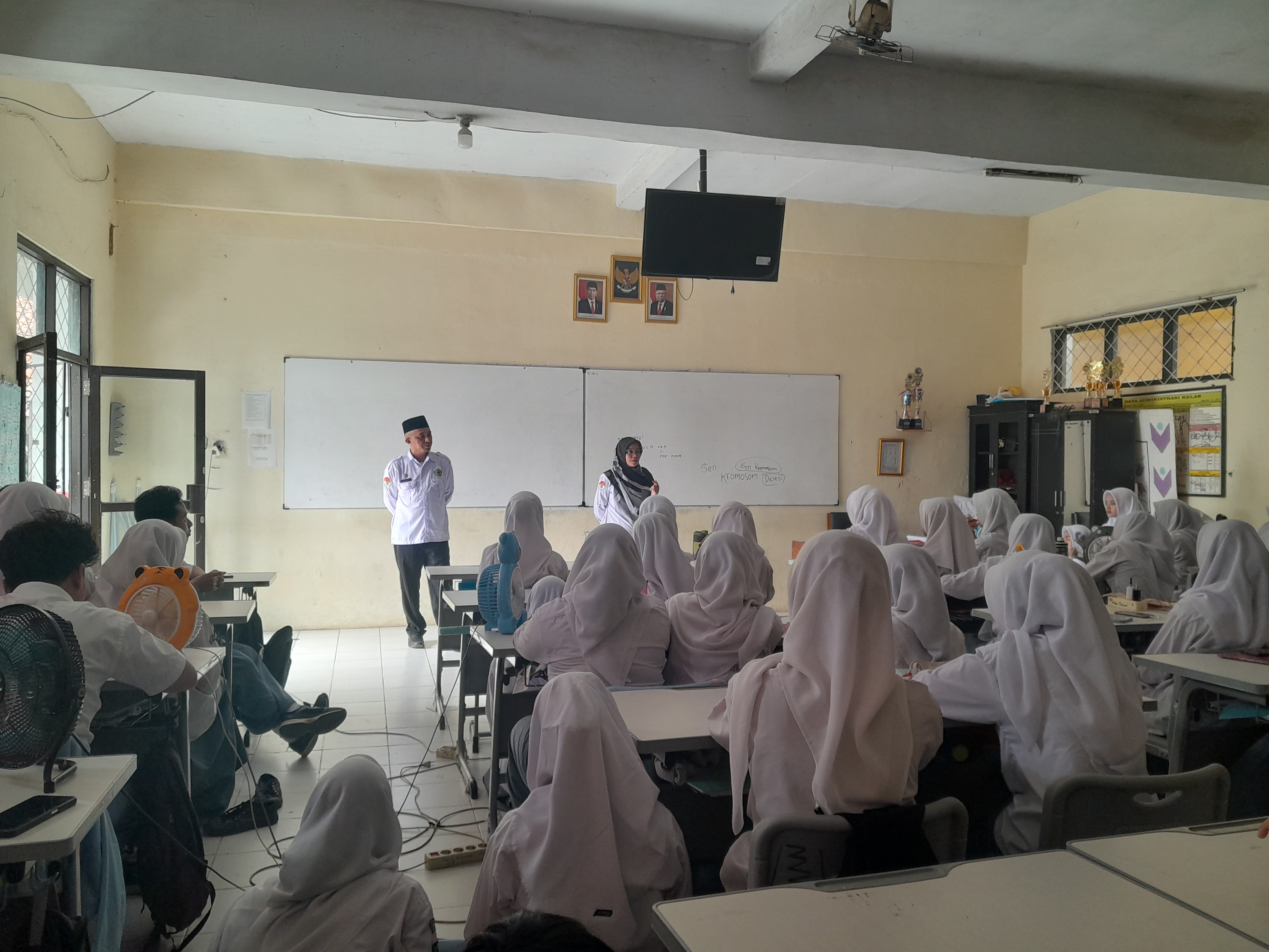 Tim PTN MAN 5 Bogor Adakan Pendampingan Akhir Pemilihan Jurusan bagi Siswa IPA Eligibel SNBP 2025