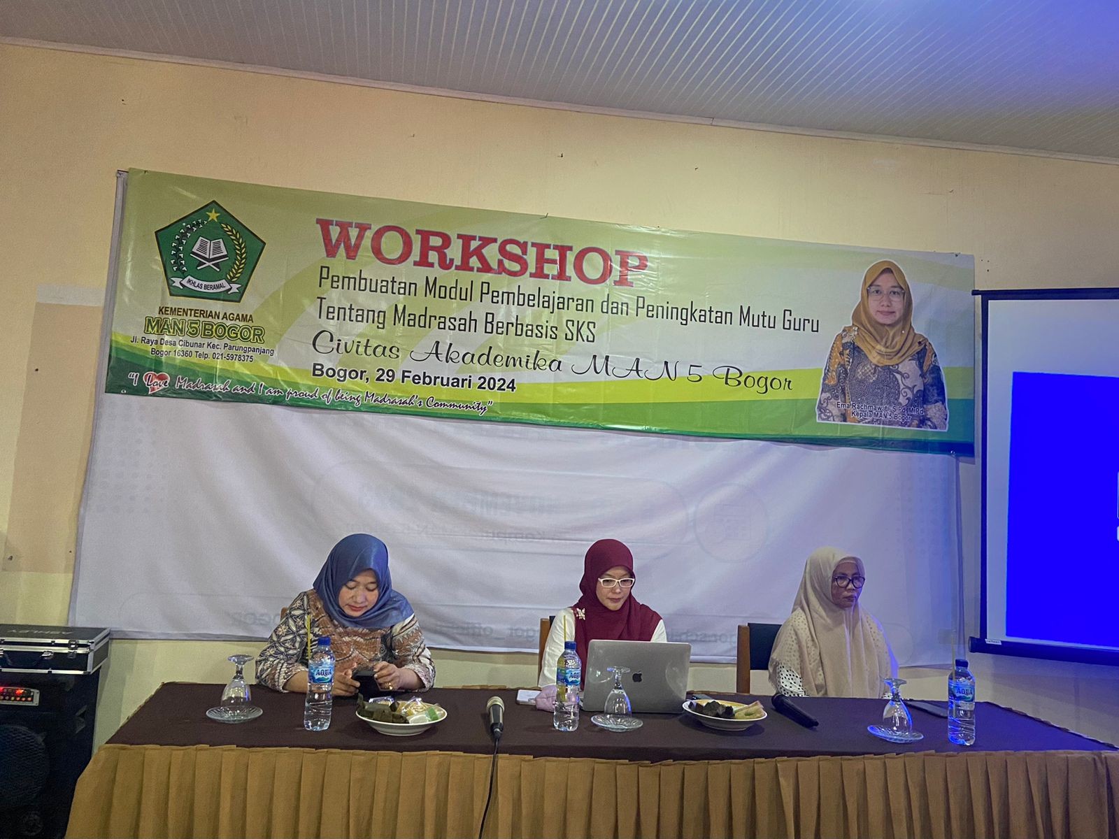 WORKSHOP PENGEMBANGAN e-MODUL PEMBELAJARAN