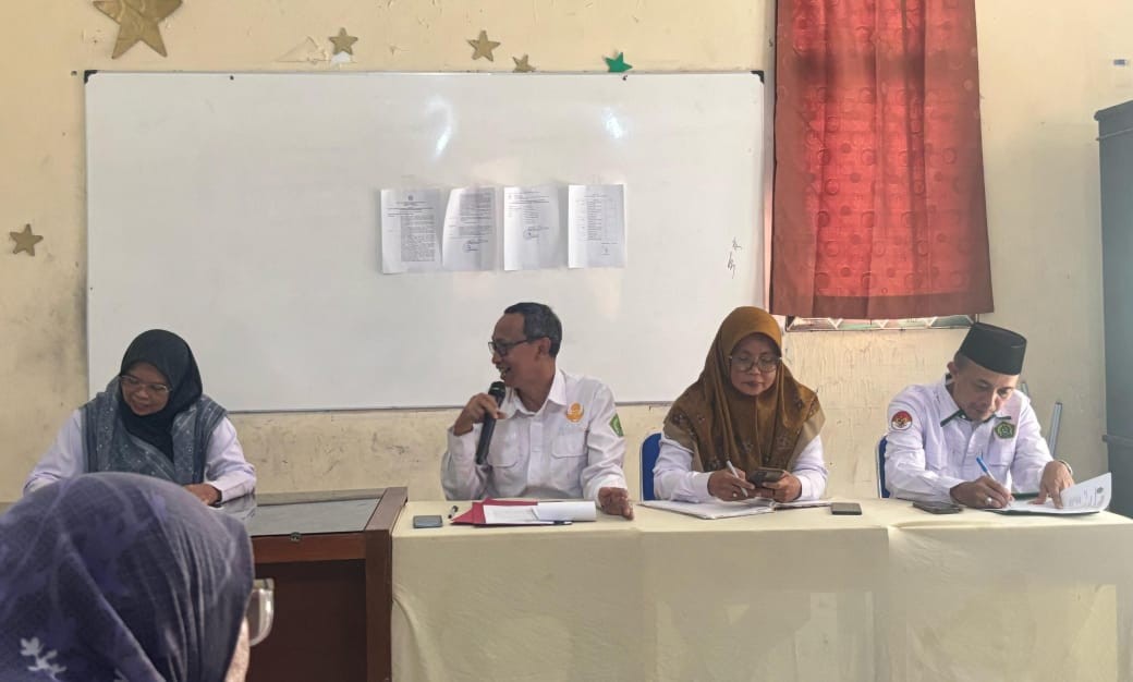 Rapat Verifikasi Kelulusan Kelas XII MAN 5 Bogor Tahun Pelajaran 2024/2025