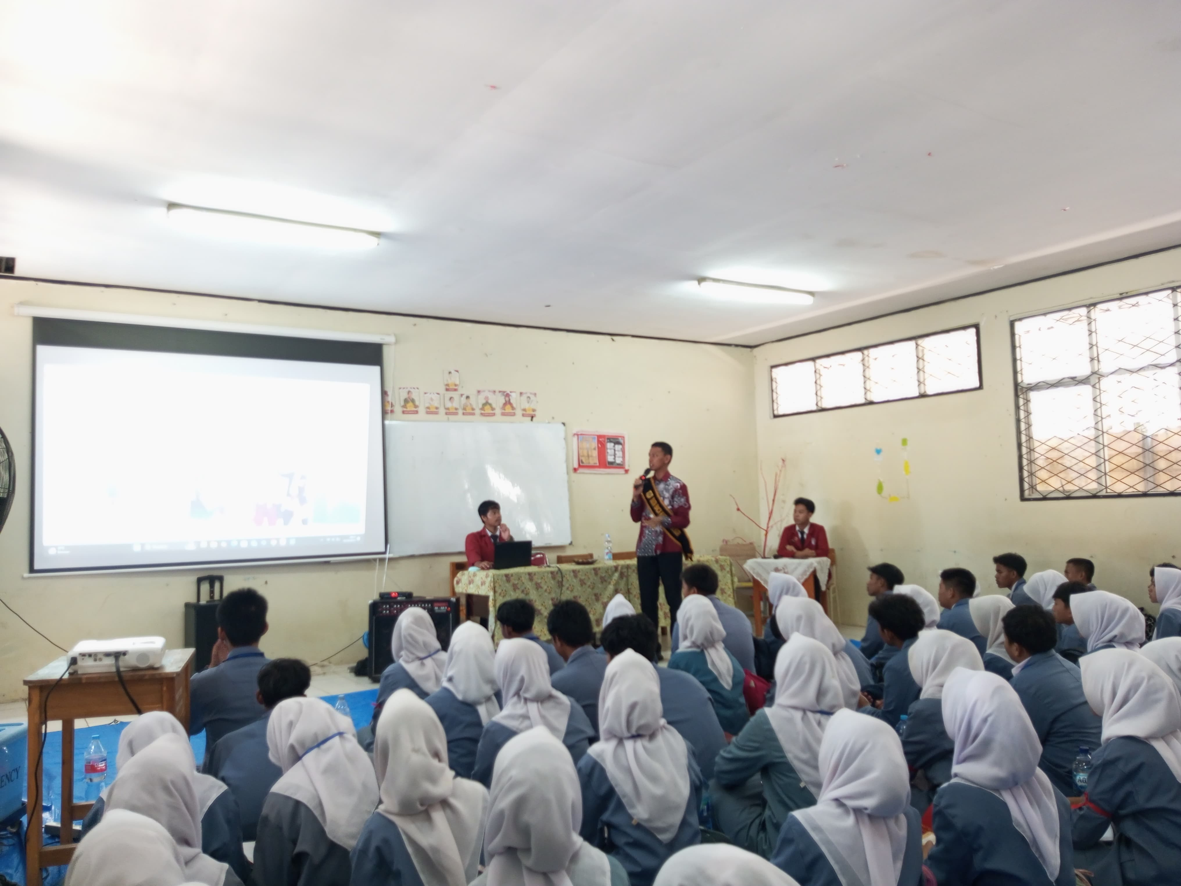 Siswa MAN 5 Bogor Bertugas Sebagai Duta Baca Kabupaten Bogor Motivasi Siswa SMAN 1 Tenjo
