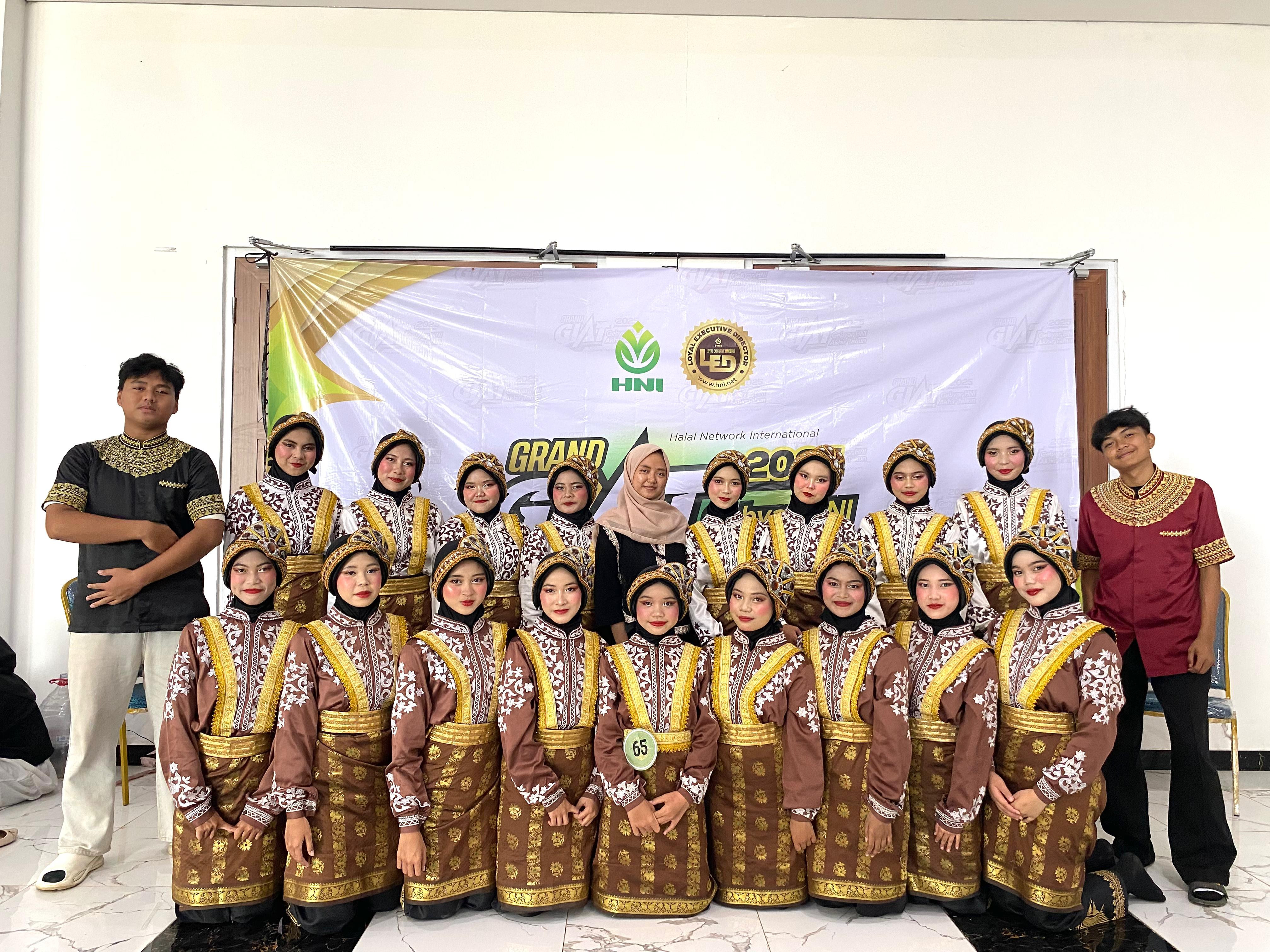 Tim Ratoh Jaroe MAN 5 Bogor Raih Juara Favorit 5 pada SERUNAI Competition 2025