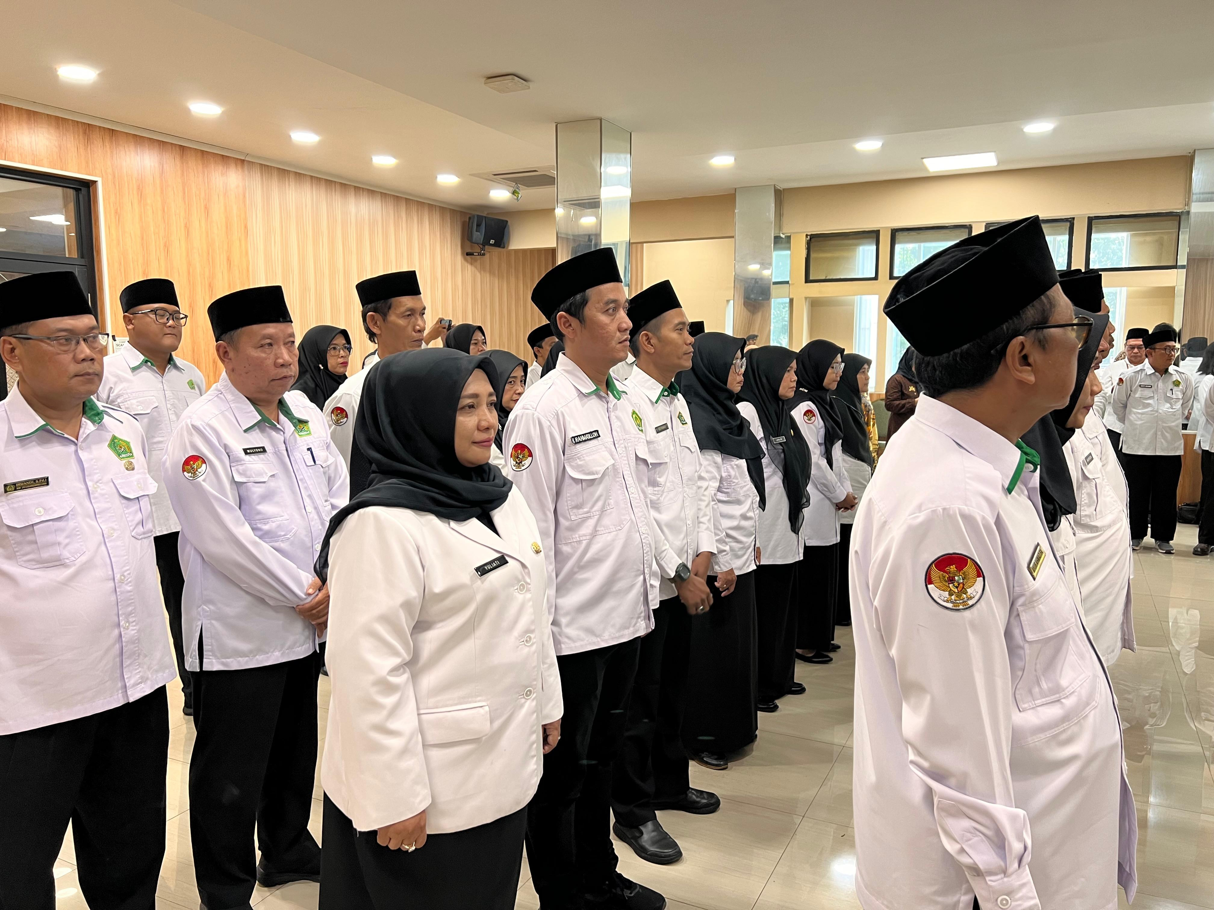 Waryati, S.Pd.I. Resmi Dilantik Sebagai Kepala TU MTsN 2 Bogor