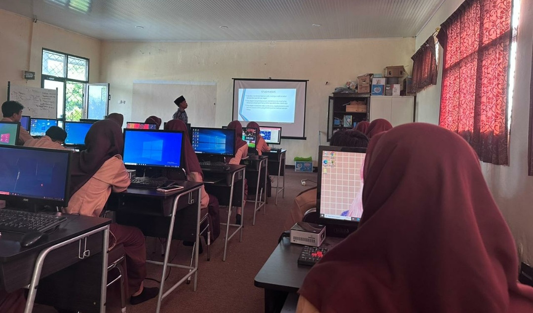 SUPERVISI KELAS OLEH KEPALA MAN 5 BOGOR