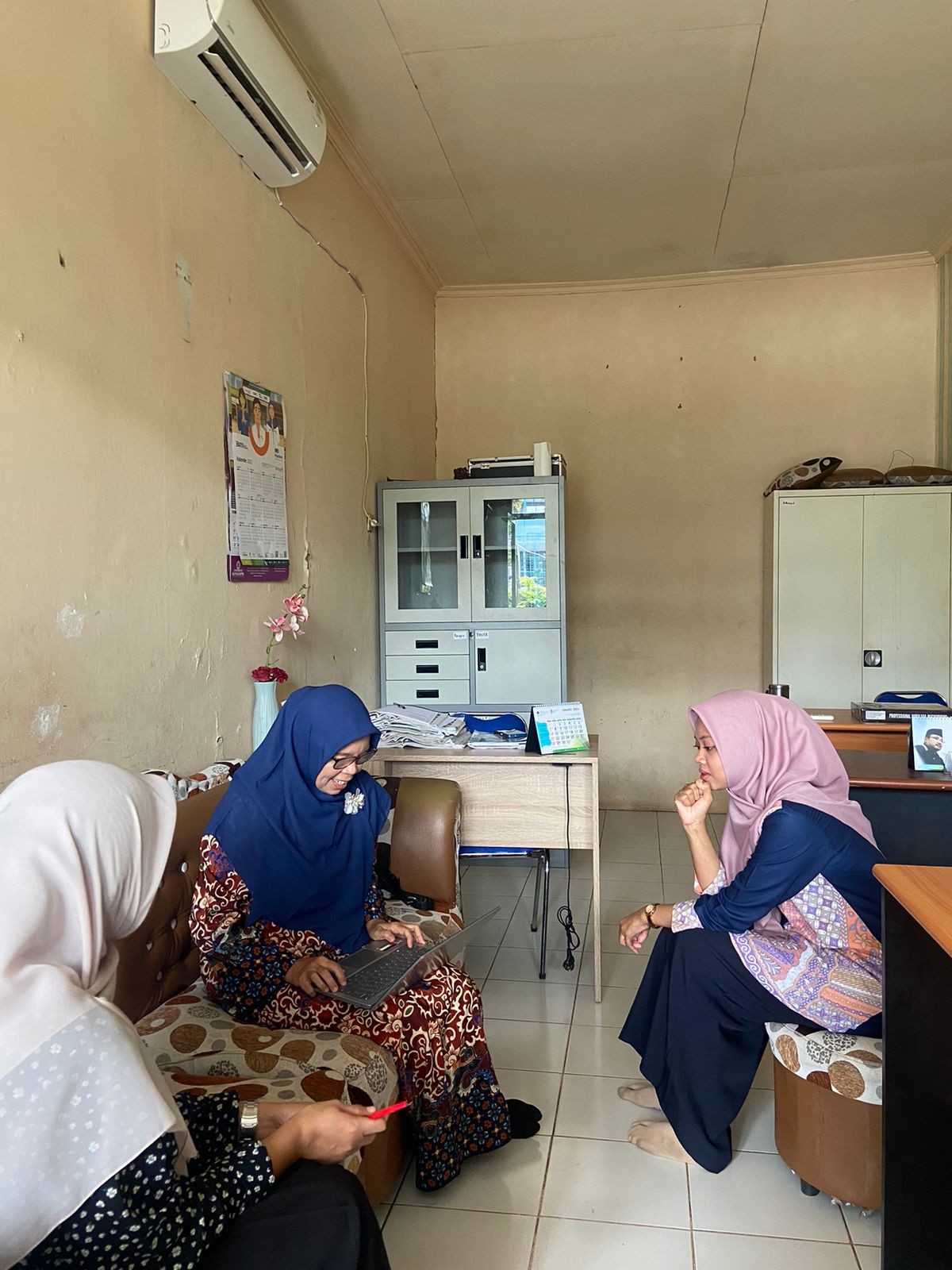 RAPAT KOORDINASI TIM BAHASA MENYONGSONG PEMBIASAAN BAHASA di MAN 5 BOGOR SEMESTER GENAP