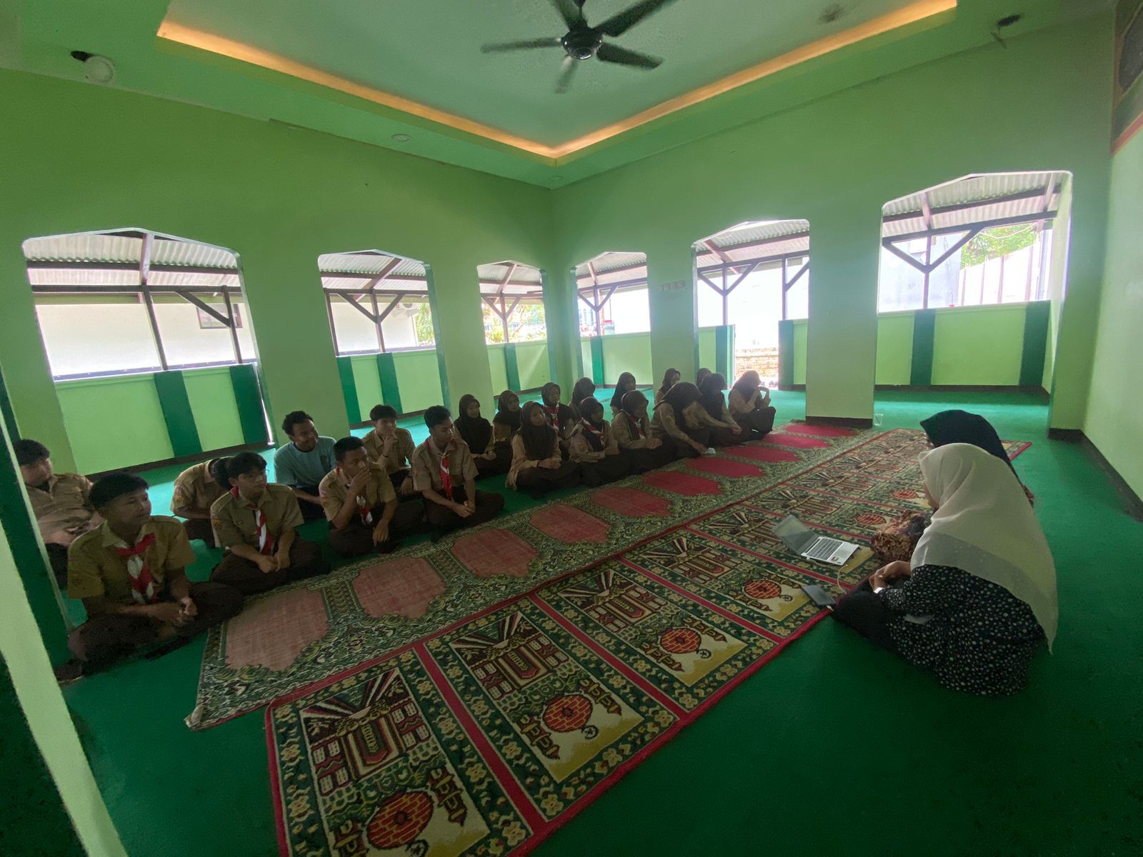 PEMAPARAN JOB DESK UNTUK DUTA BAHASA di MAN 5 BOGOR 