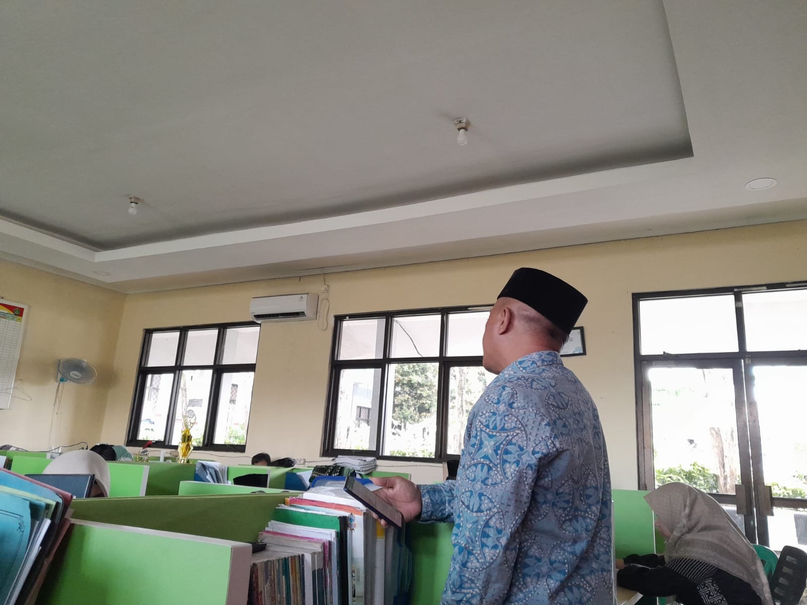BRIEFING RUTIN GURU dan TENAGA KEPENDIDIKAN OLEH TIM MANAJEMEN MAN 5 BOGOR 