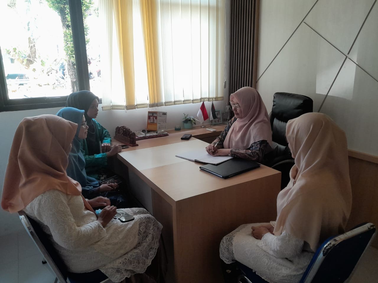 TIM HUMAS MAN 5 BOGOR MELAKSANAKAN BRIEFING PAGI