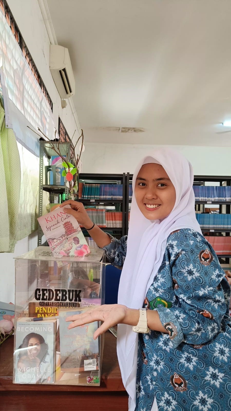 ADA GEDEBUK di PERPUSTAKAAN MAN 5 BOGOR
