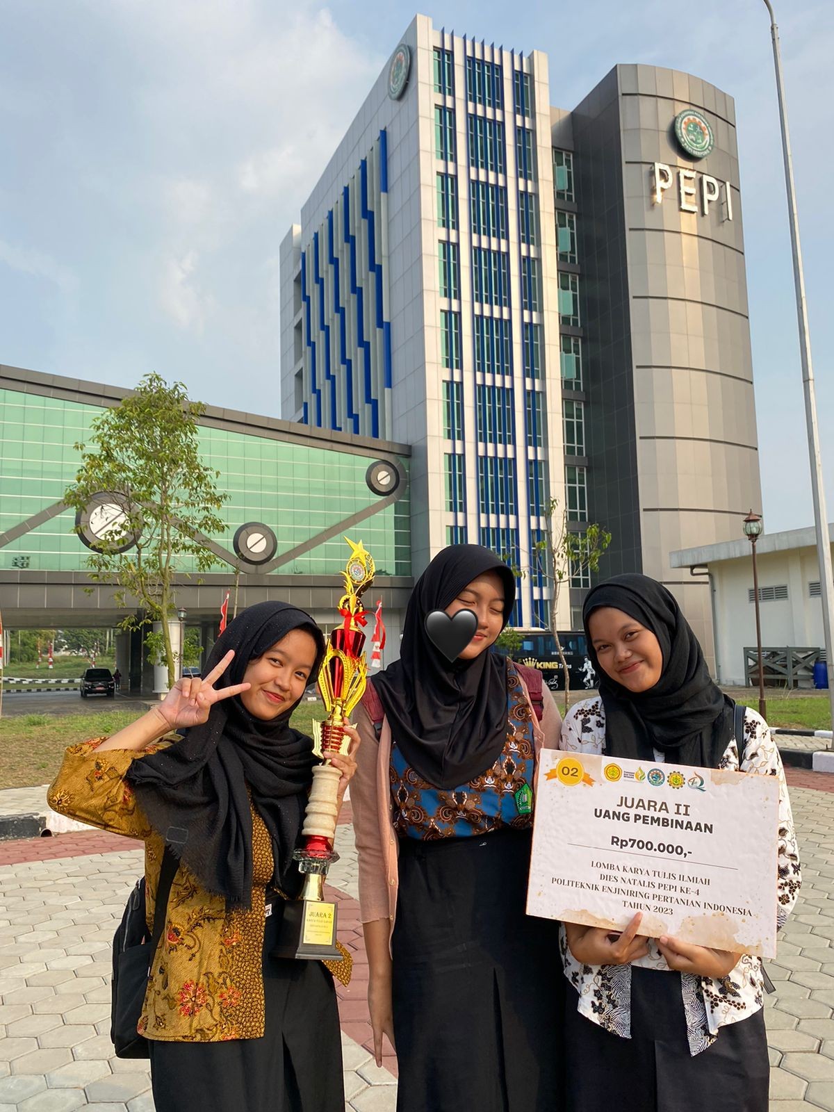 Siswa MAN 5 Bogor Cetak Prestasi Gemilang: Meraih Juara 2 LKTI Tingkat SLTA Se-Jabodetabek